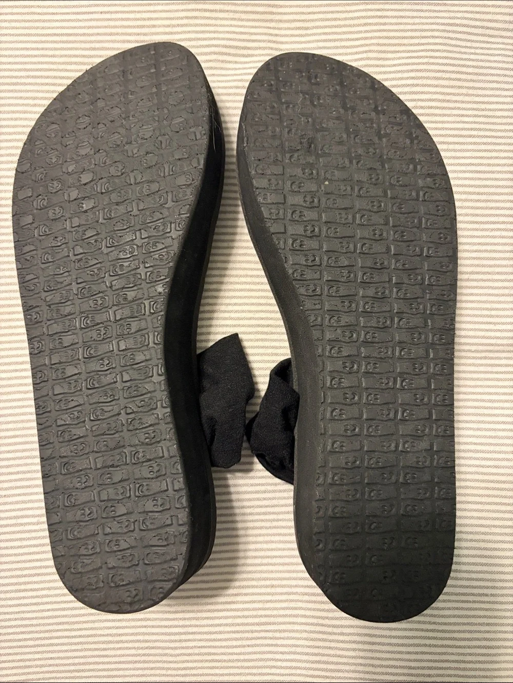Sanuk Yoga Sling 2 Black Fabric Sandals Size 9 Comfort Platform Flip Flops